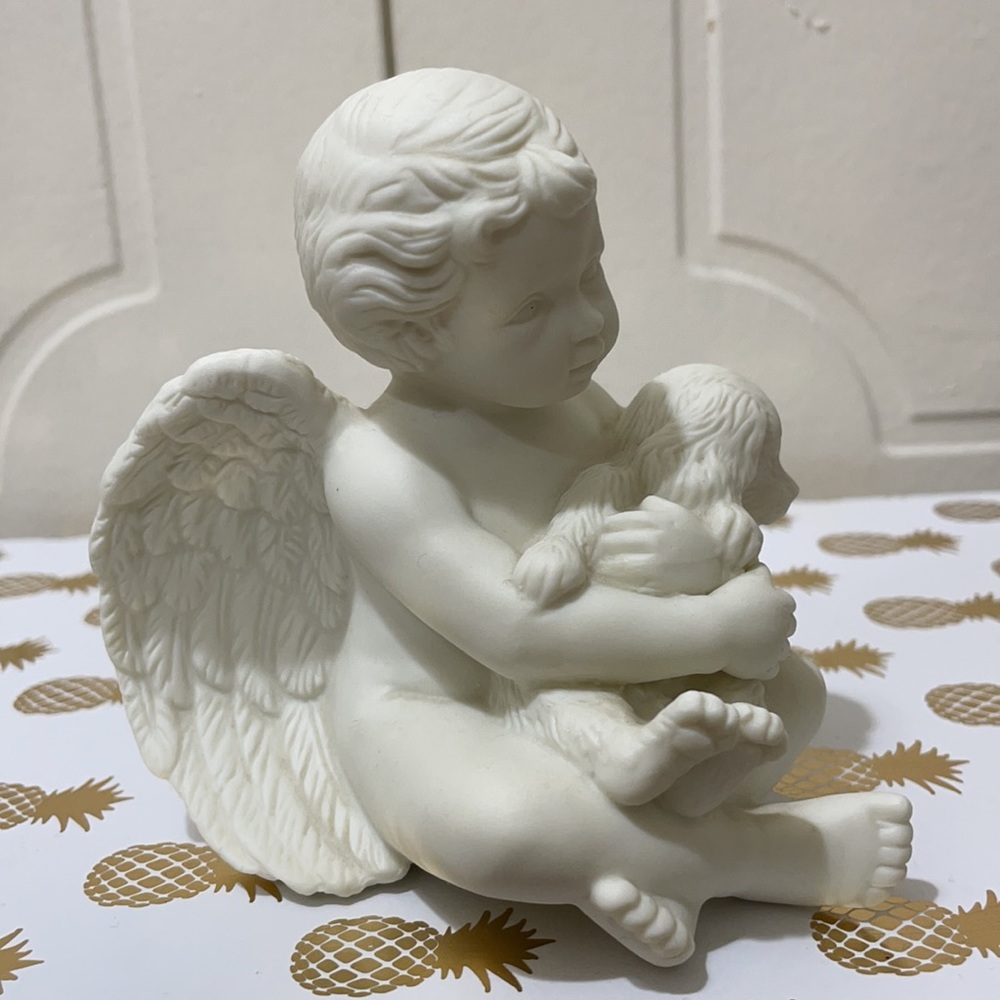 IVORY CERAMIC ANGEL W/ PUPPY - Picture 2 of 4